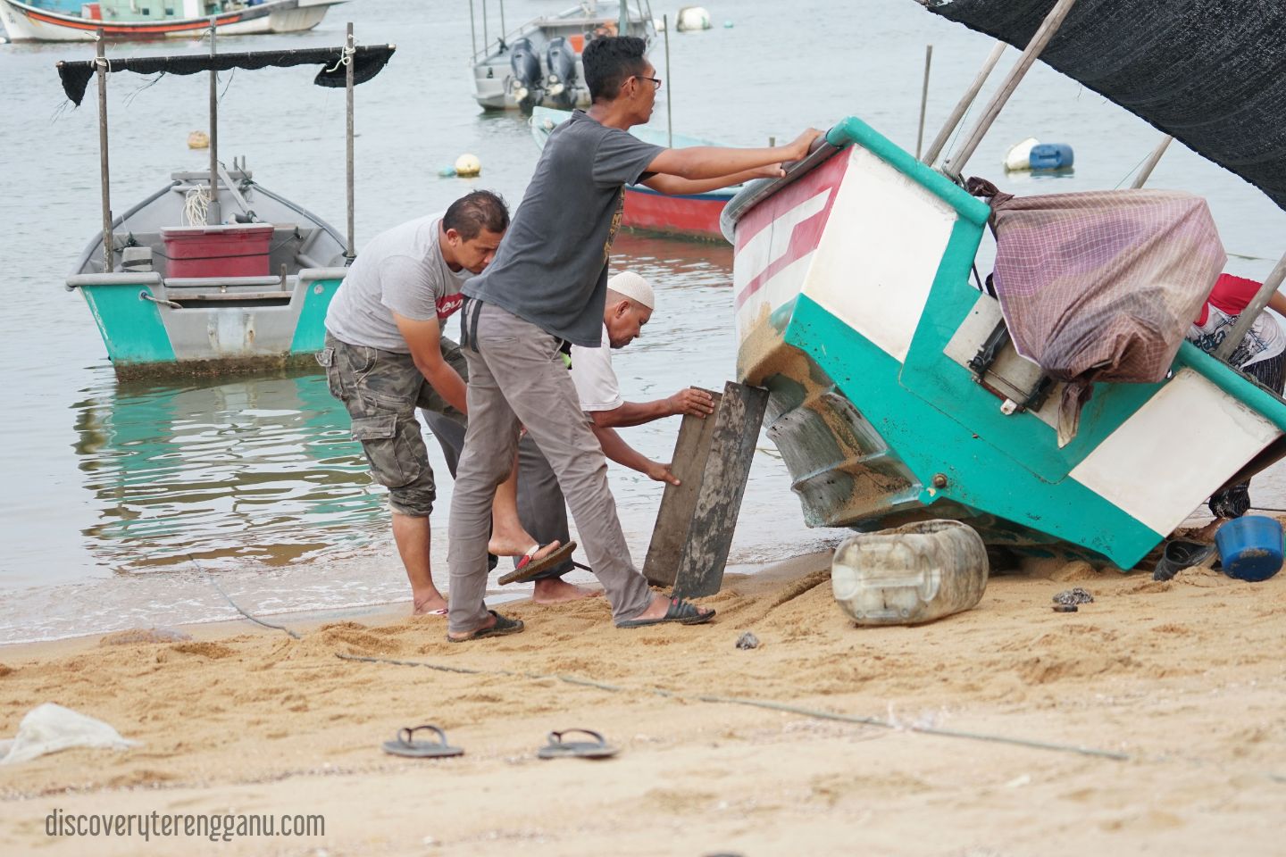 Pantai Pulau Kekabu
