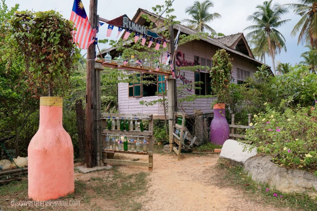 Pemandangan dari Rumah Botol