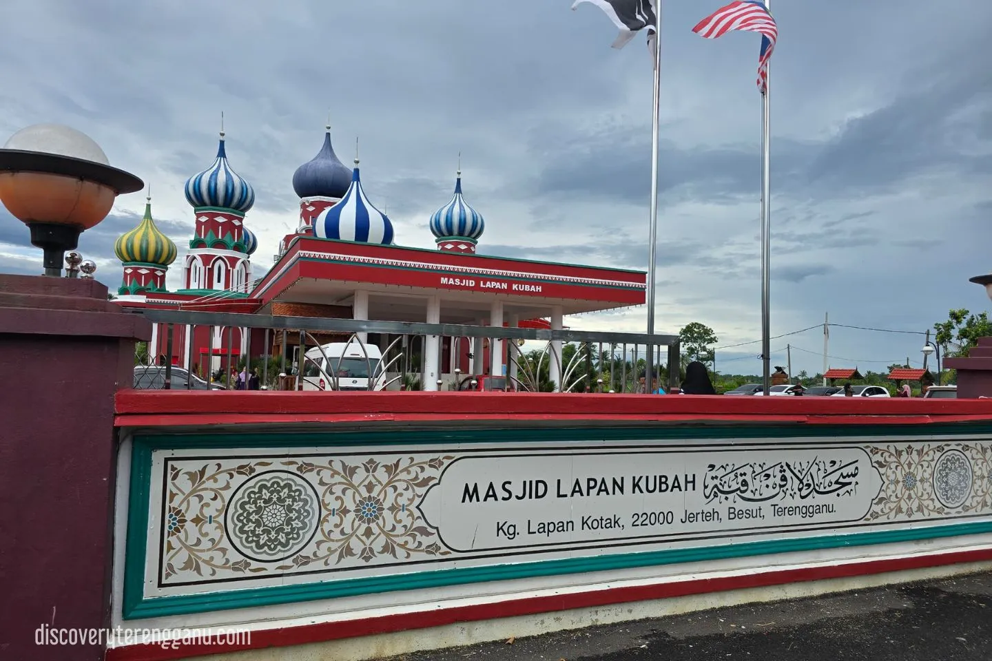 Masjid Lapan Kubah