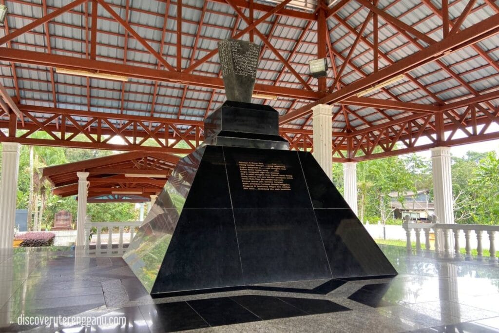 Batu Bersurat