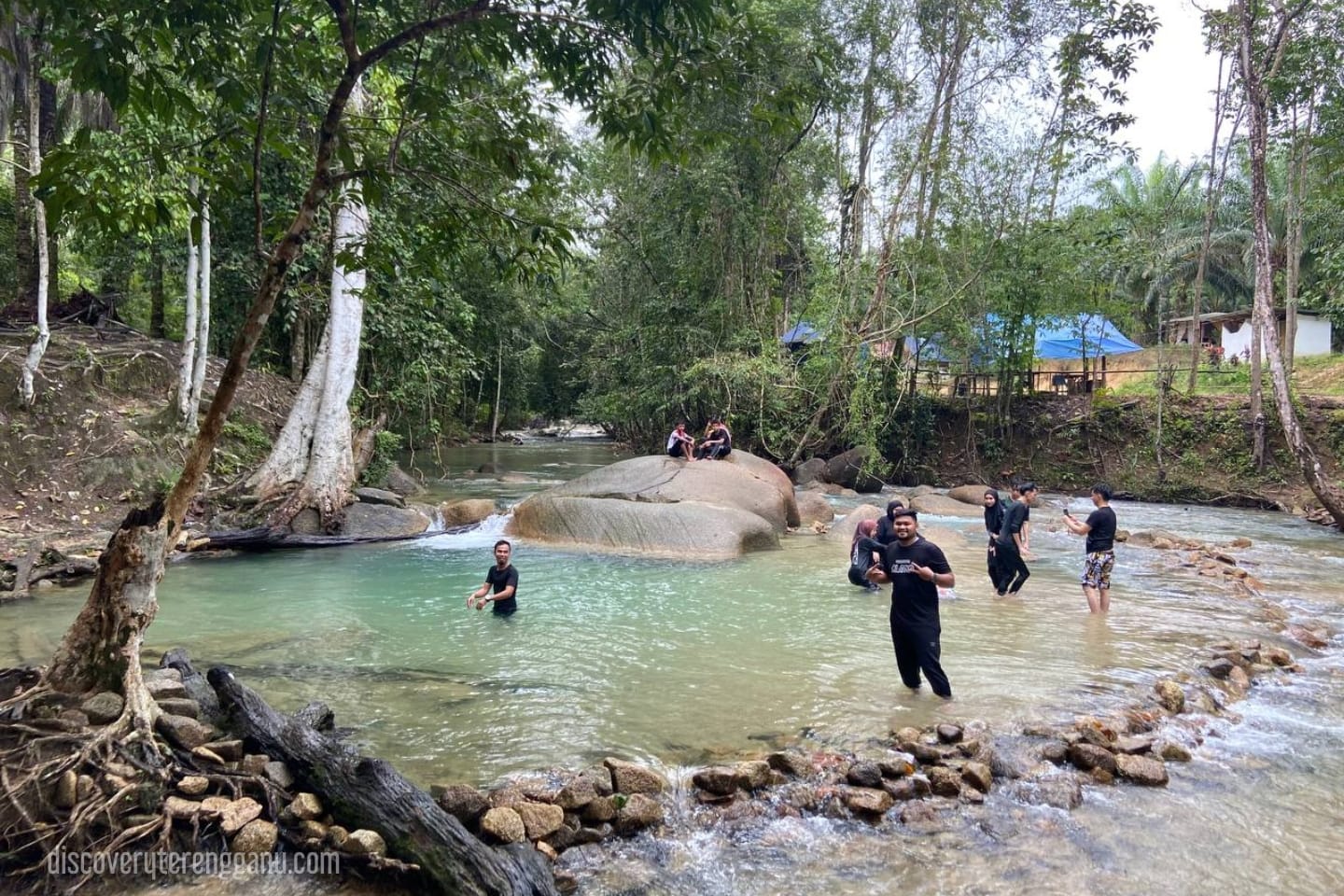Kolam Air Panas La (La Hot Spring)