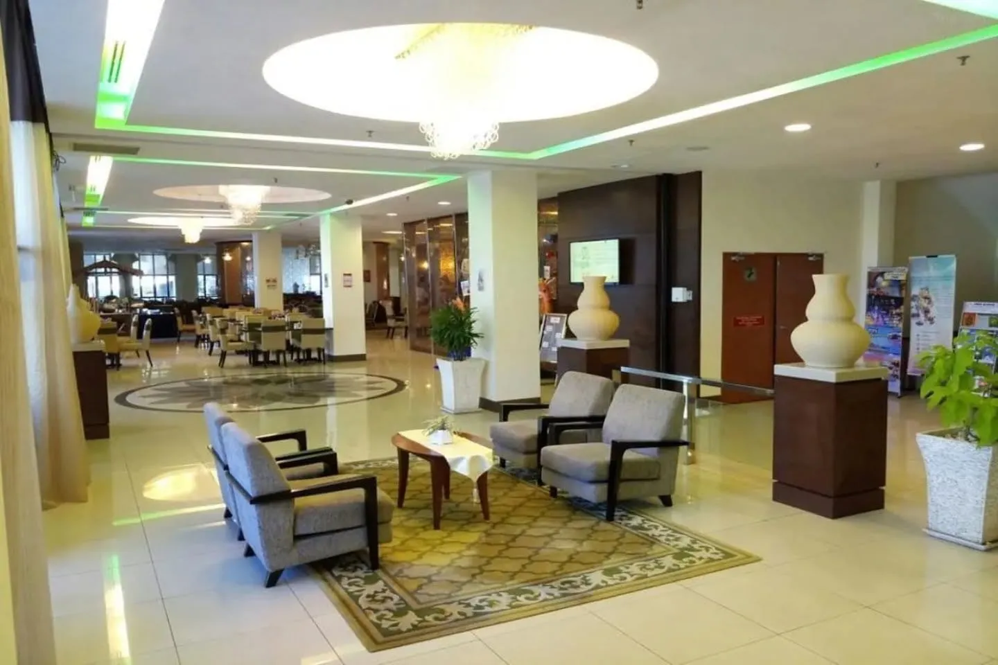 The Grand Puteri Hotel