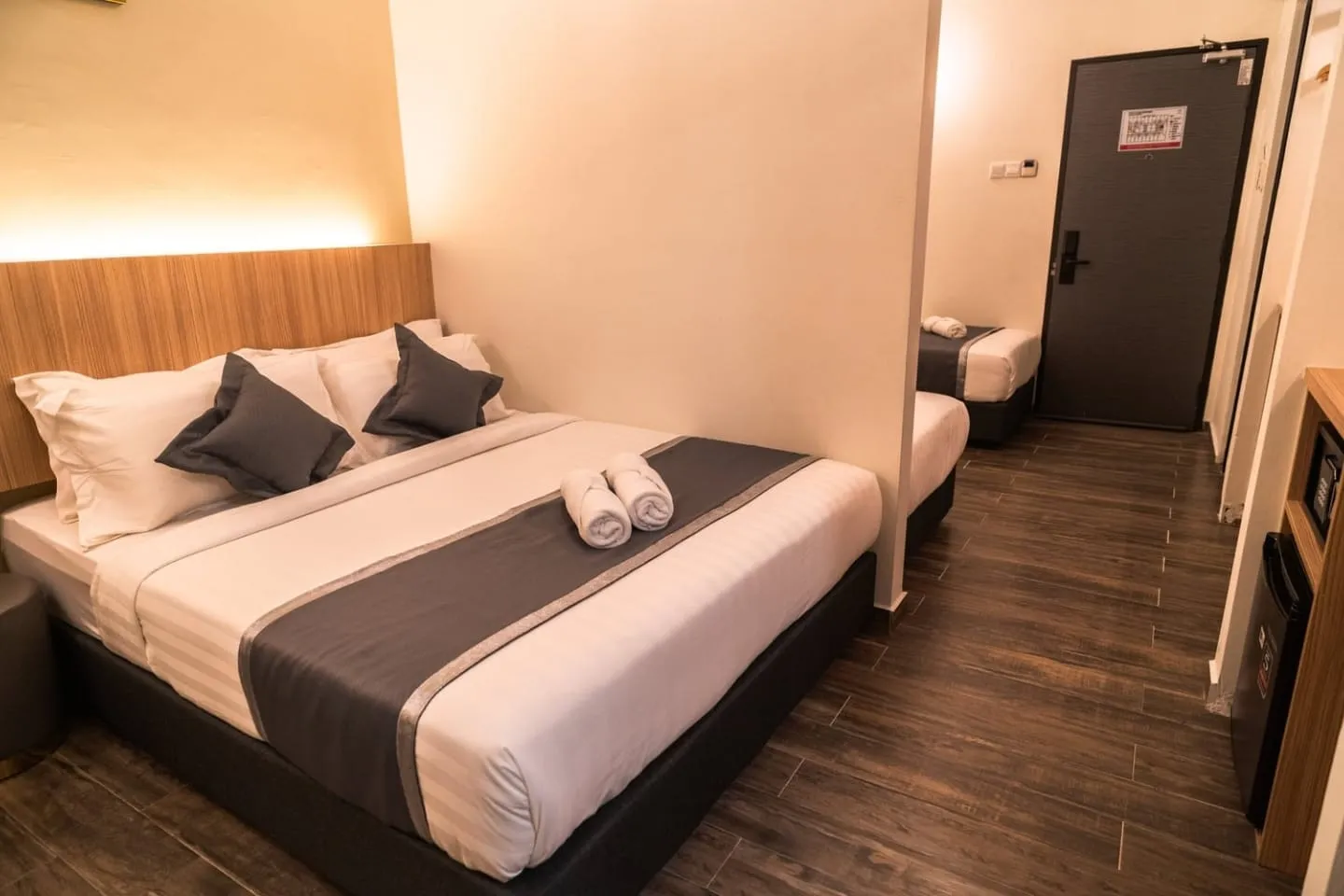 Citi Plaza Hotel & Suites
