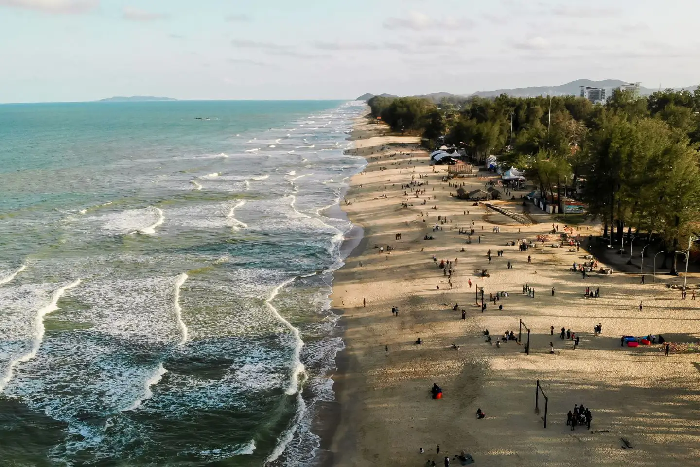 5. Pantai Batu Buruk