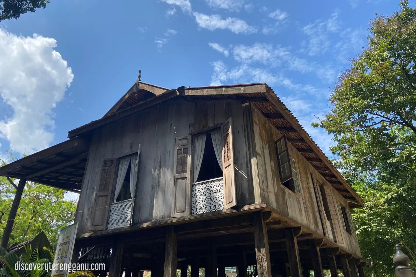 Rumah Limas Belanda 04121455
