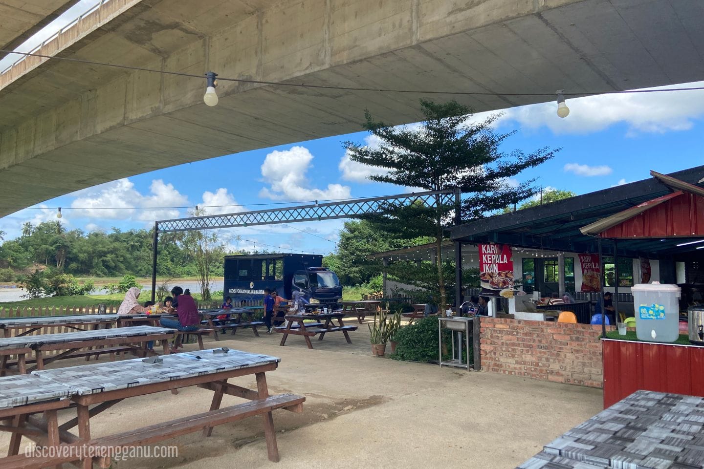 Warung Santai D'River (Kari Kepala Ikan)
