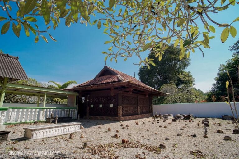 Makam Tokku Paloh