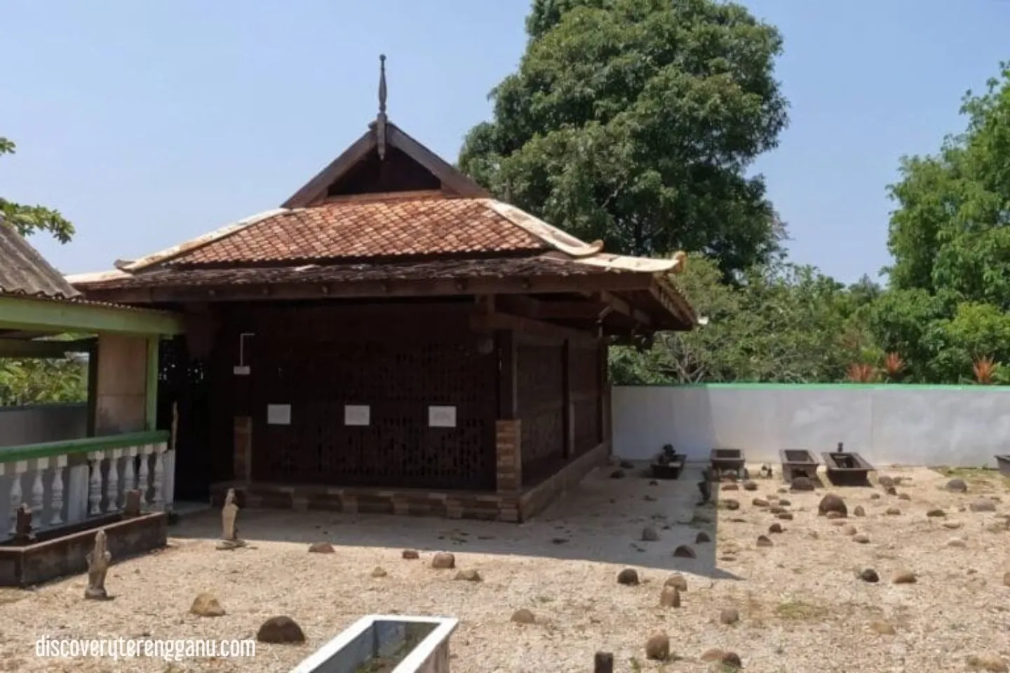 Taman Perkuburan Masjid Kampung Dusun