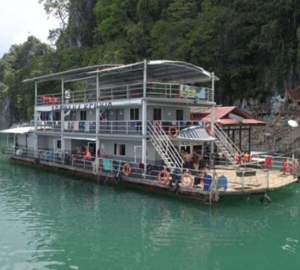 Arowana Houseboat Cover Photo