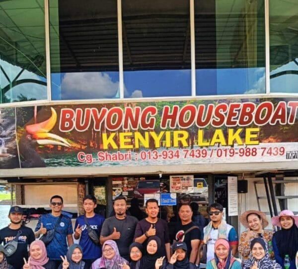 Buyong Houseboat Cover Photo
