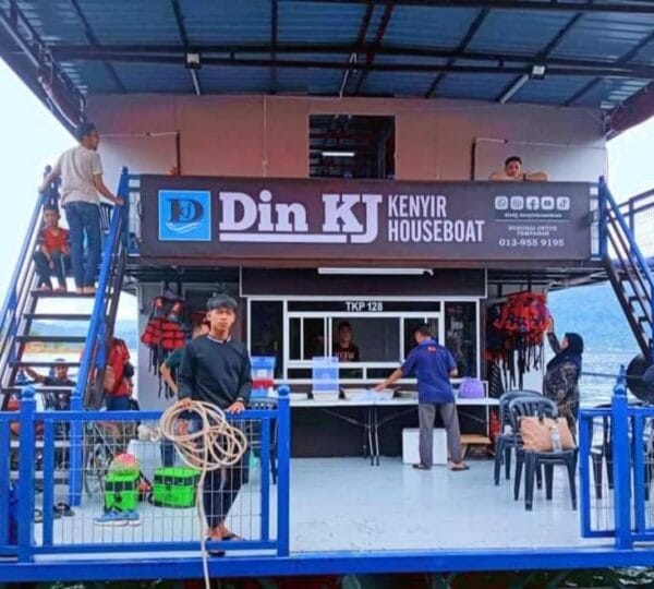 Din KJ Kenyir Houseboat Cover Photo