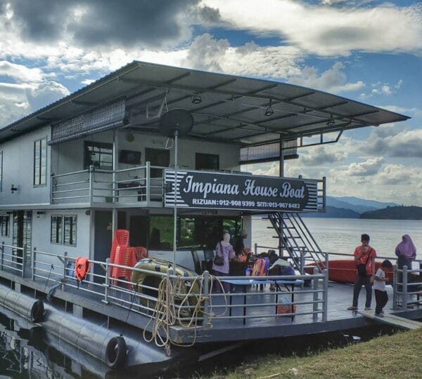 Impiana Houseboat Cover Photo