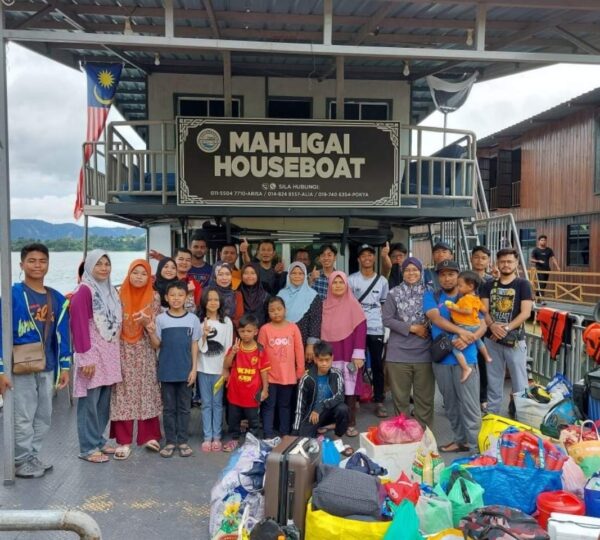 Mahligai Houseboat Cover Photo