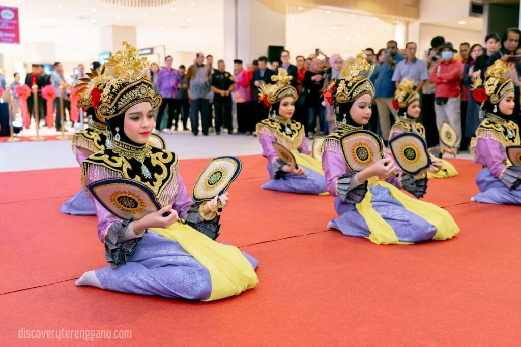 Pameran Seni dan Budaya di Mayang Mall