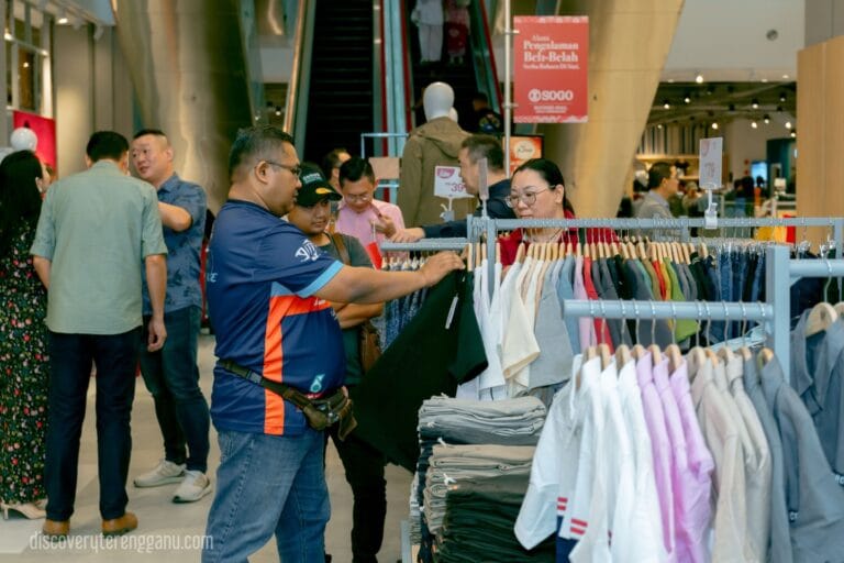 Pelbagai Barang Berjenama di Mayang Mall