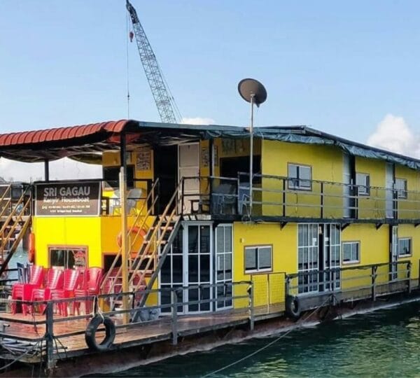 Sri Gagau Kenyir Houseboat Cover Photo