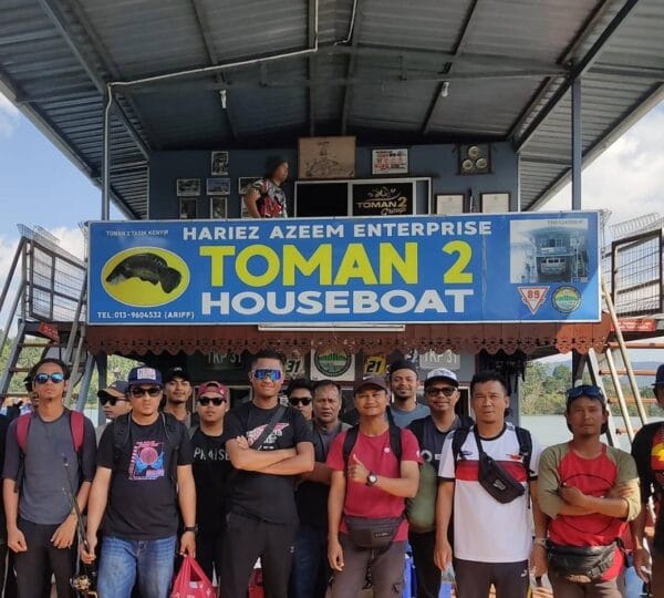 Toman 2 Houseboat Cover Photo