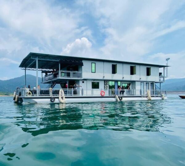 Uwais Houseboat Cover Photo