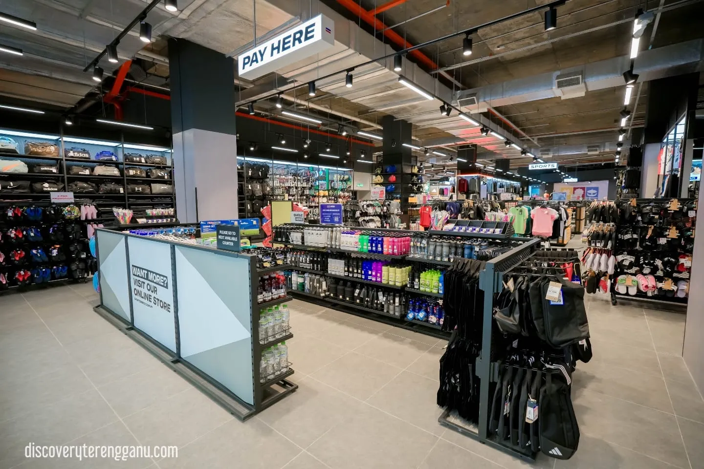 Pilihan Produk yang Luas di Sports Direct 02121645