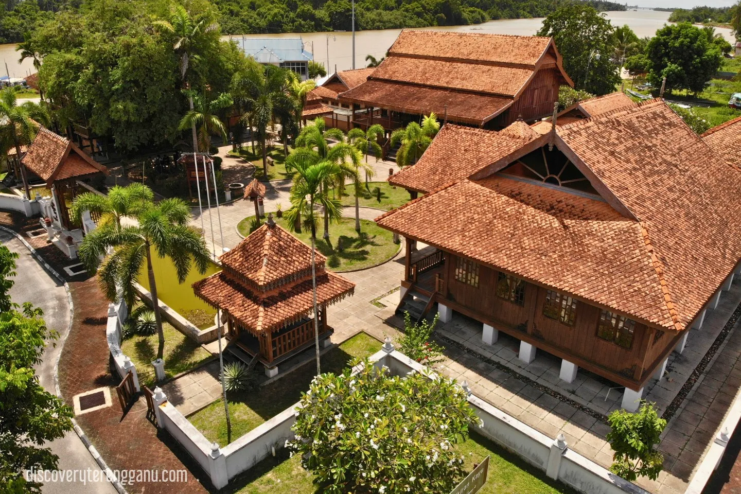 Desa Ukiran Kayu (DUK)