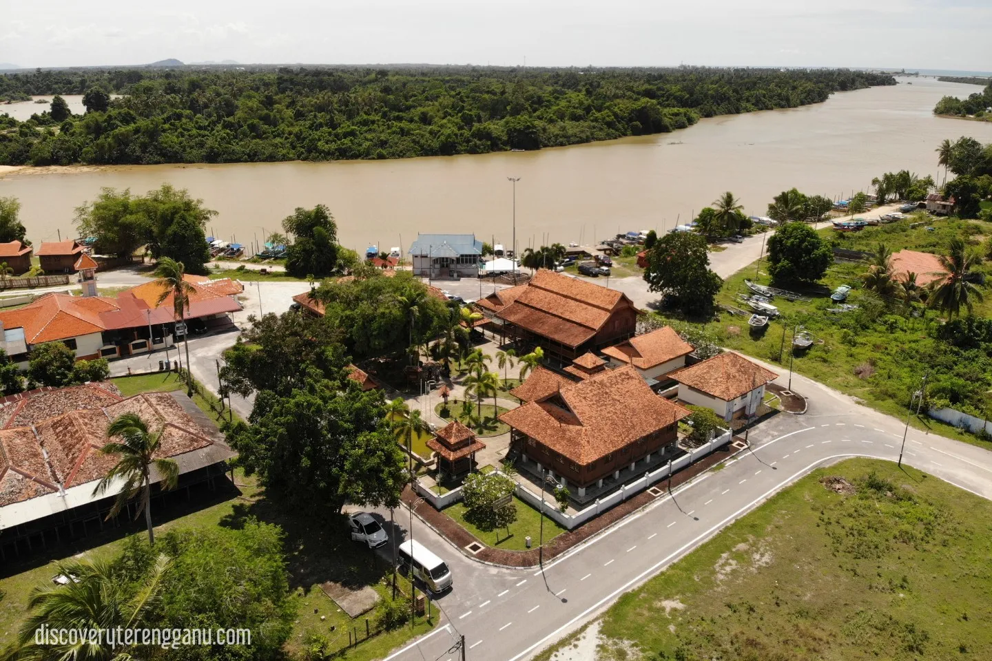 Desa Ukiran Kayu (DUK)