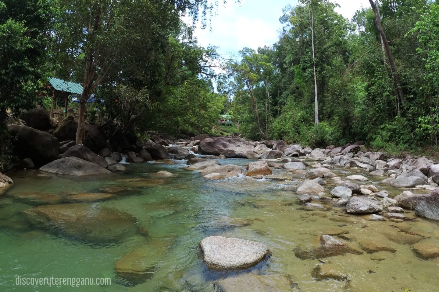 Lata Kolam Air Deru Ecopark