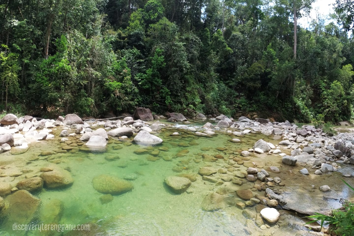 Lata Kolam Air Deru Ecopark