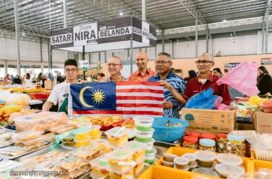 Program Agihan Bendera Malaysia Di Pasar Kedai Payang