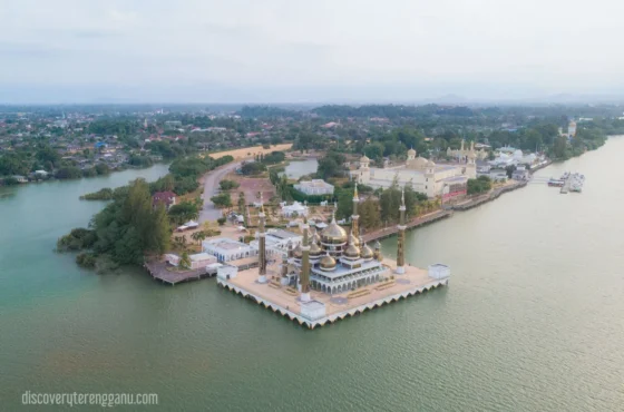 8 Masjid Ikonik Terengganu: Masjid Kristal, Terapung, Ulul Albab