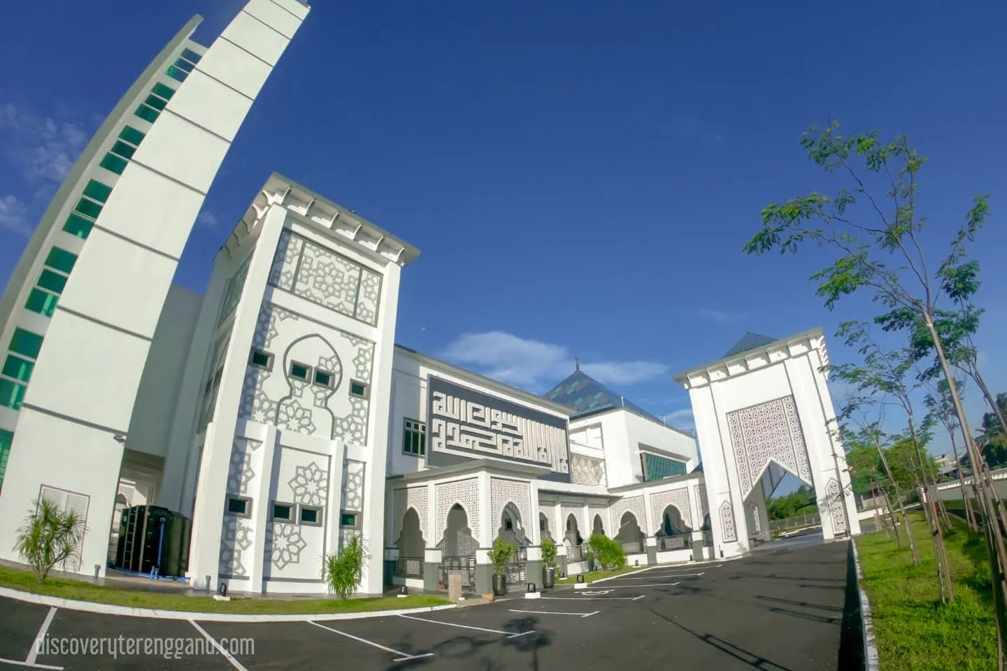 6w1gawfk-Masjid-Kampung-Seberang-Takir-Terengganu.webp