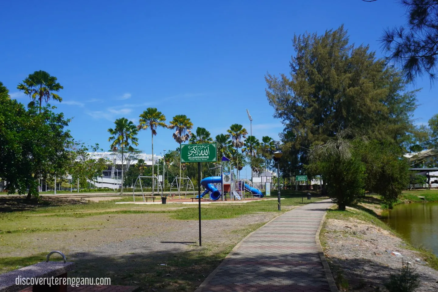 Tasik Kompleks Sukan Gong Badak