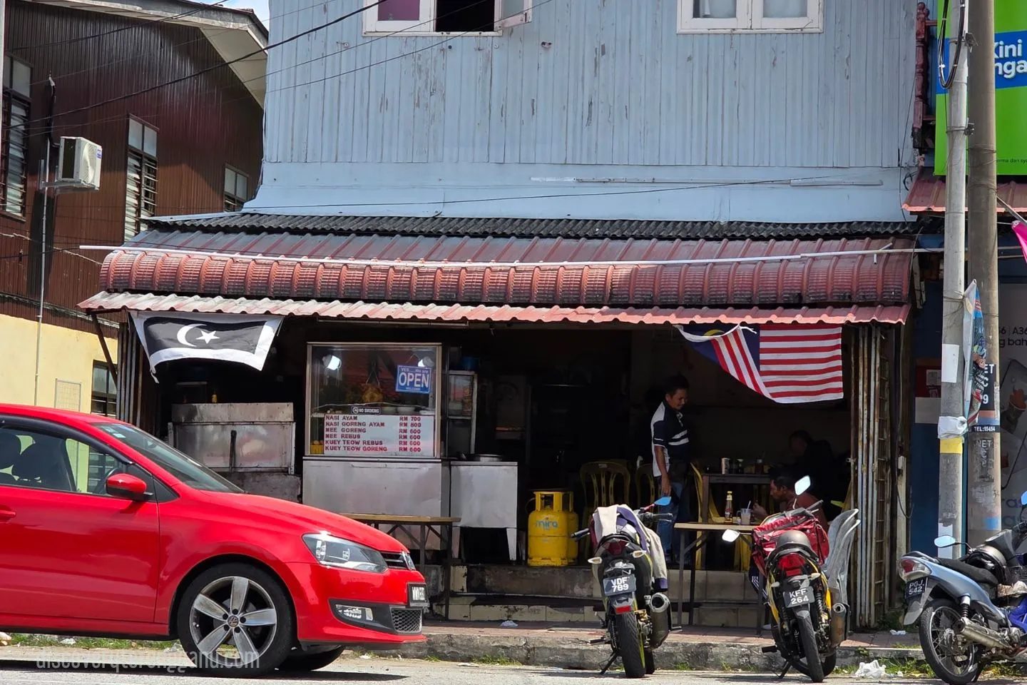 4. Nasi Ayam Depan Surau Tanjung