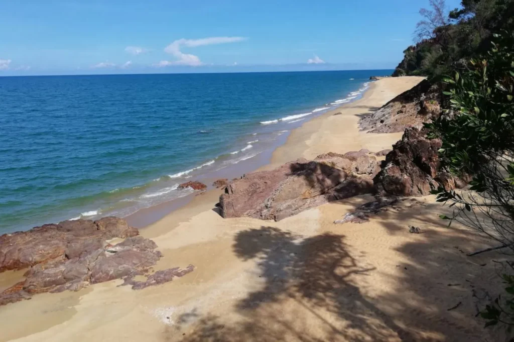 Pantai Teluk Mak Nik