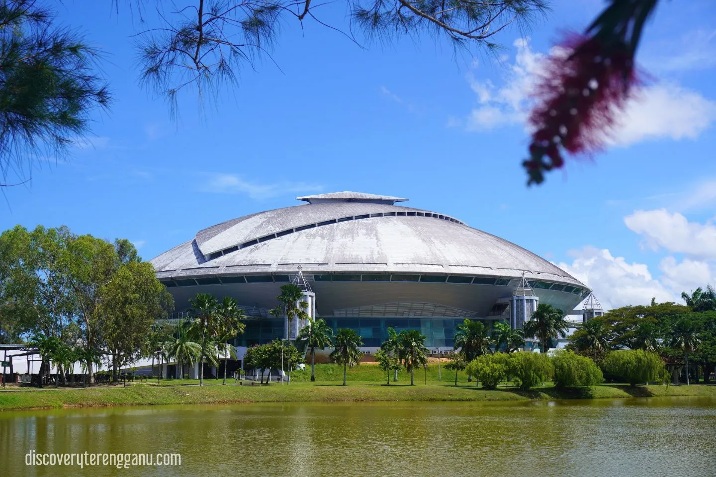Tasik Kompleks Sukan Gong Badak