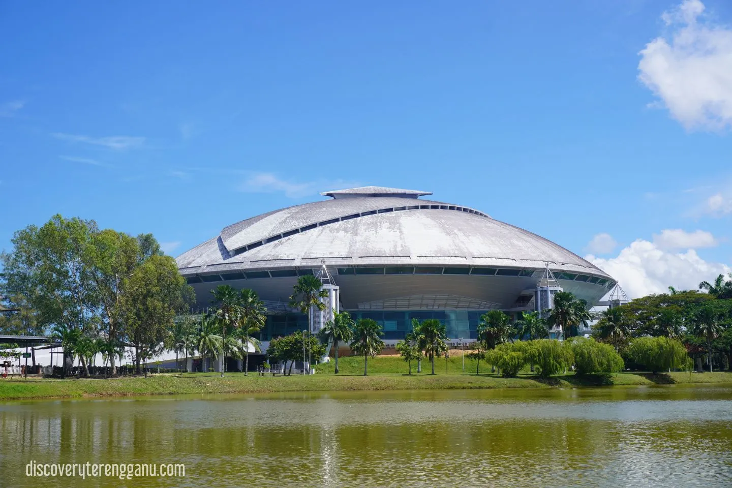 Tasik Kompleks Sukan Gong Badak