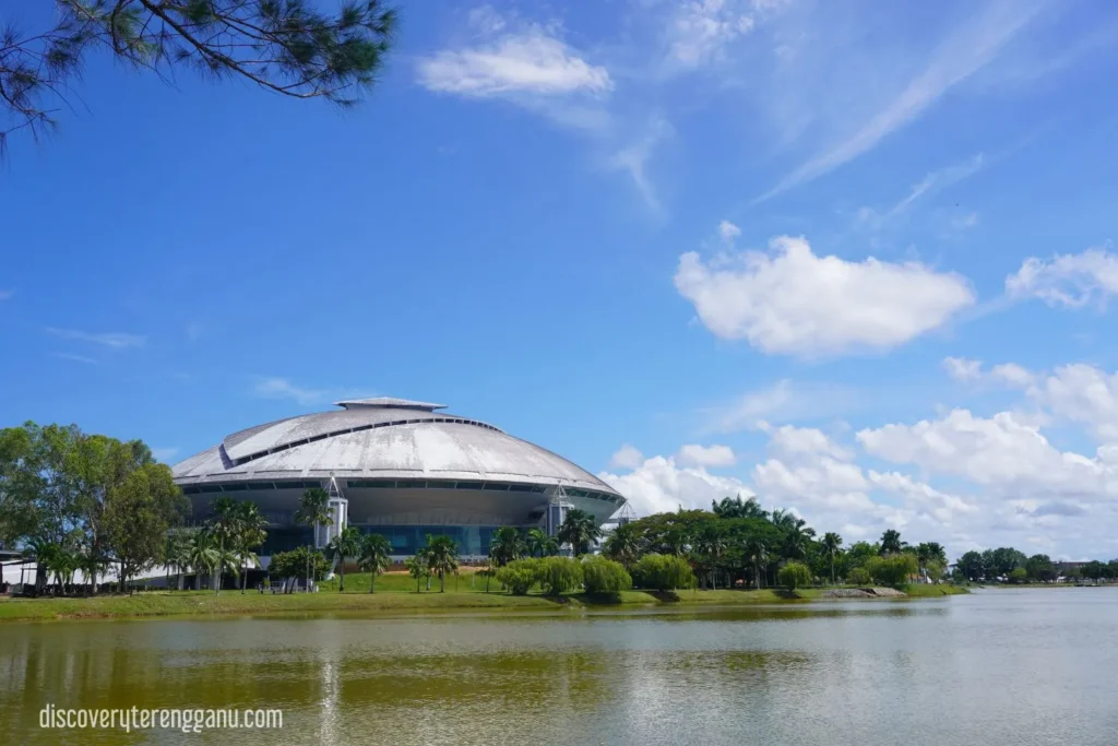 Tasik Kompleks Sukan Gong Badak (2)