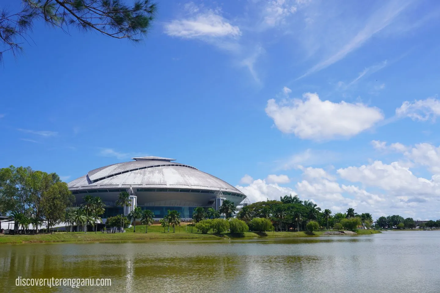 Tasik Kompleks Sukan Gong Badak