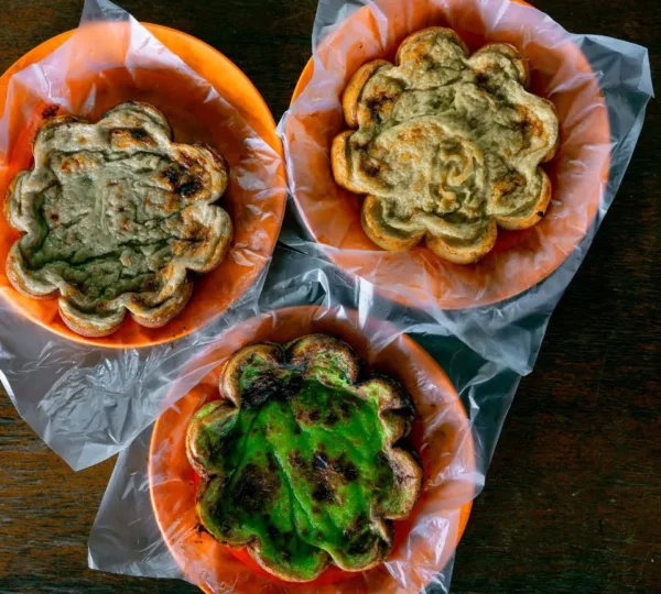 Kuih Bakar dan Akok