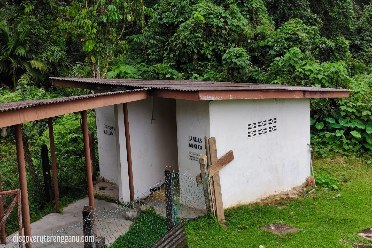 Tandas Masjid Kampung Dusun