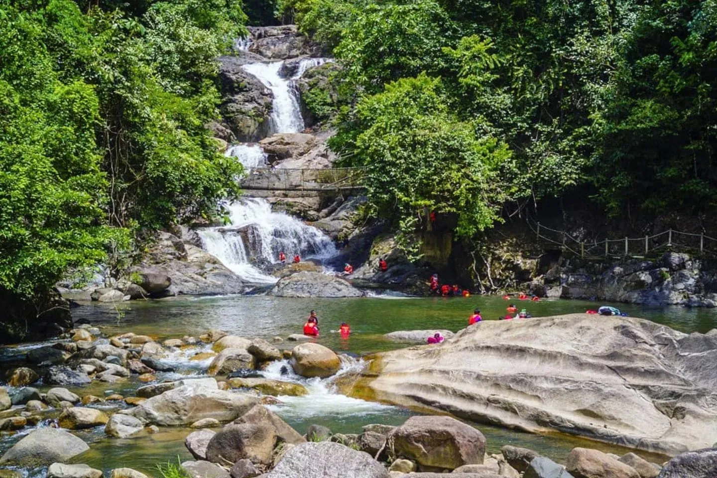 Air Terjun Lasir di Tasik Kenyir, Hulu Terengganu