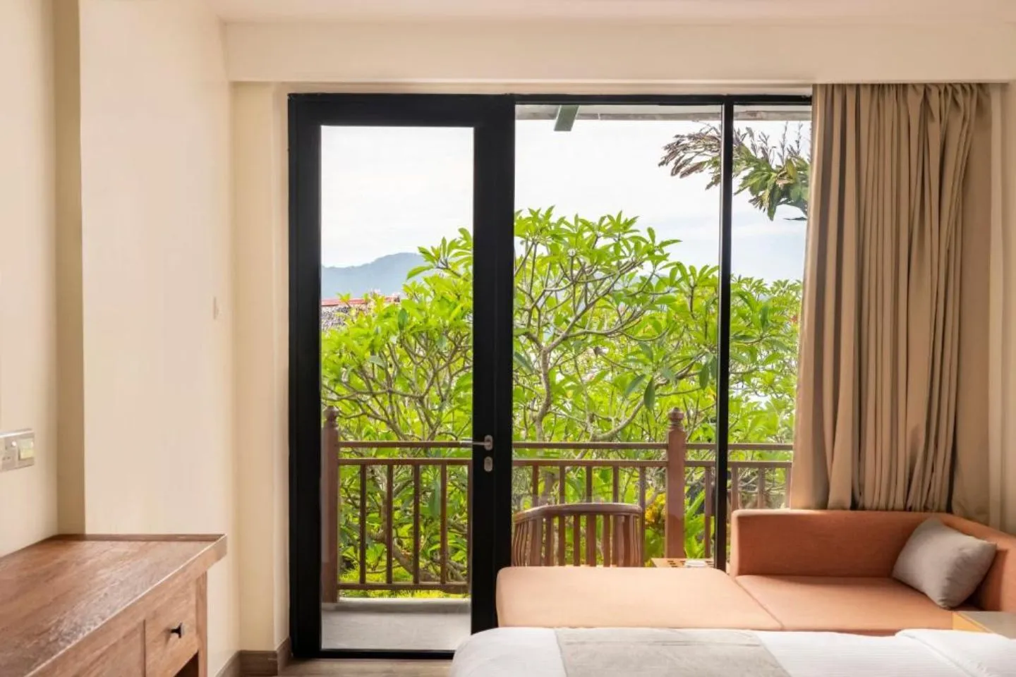 BuBu Long Beach Resort