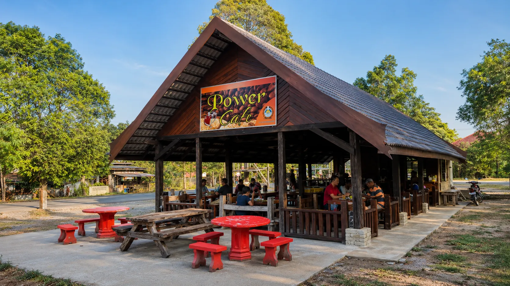 Papan tanda Power Cafe pada bumbung kayu Warong Telor Power Pak Din di Kuala Dungun