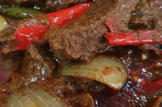 Nasi Kunyit Daging Kerutub