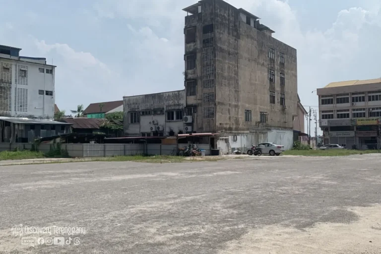 Kawasan parking ALVILLA Jalan Sultan Ismail, Bandar KT