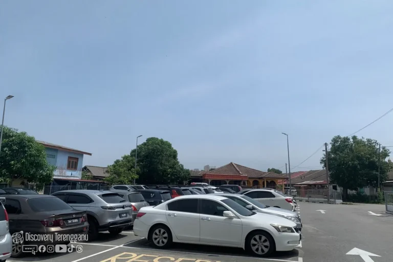 Kawasan parking Batu Buruk (Jalan Sultan Mahmud), Batu Buruk