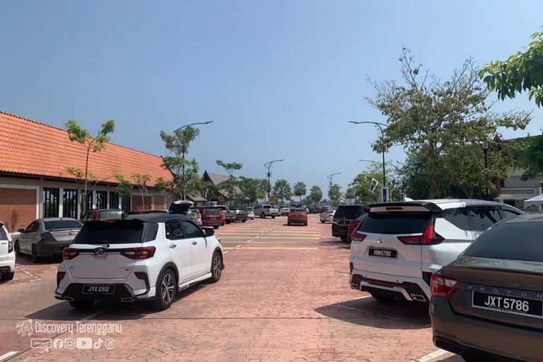 Kawasan parking Belakang Pasar Payang, Bandar KT