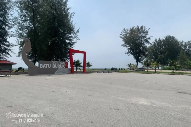 Kawasan parking Dataran Batu Buruk 2, Kampung Mengabang Tengah