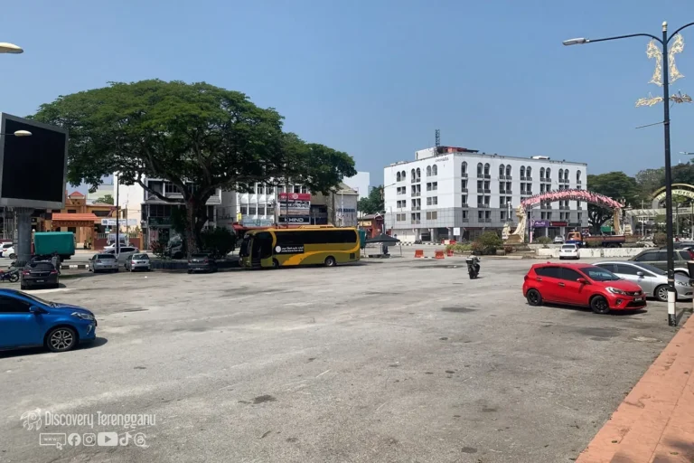 Kawasan parking Dataran Shahbandar (Bawah Pokok), Bandar KT