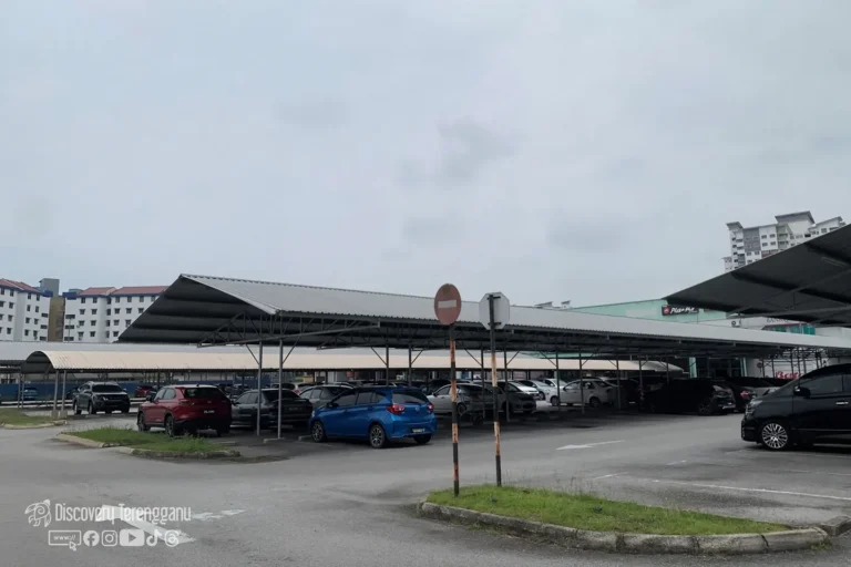 Kawasan parking Giant Kuala Terengganu, Kampung Tok Ku Kir