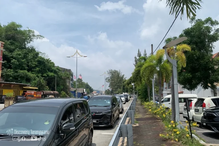Kawasan parking Hotel Felda Residence, Cabang Tiga